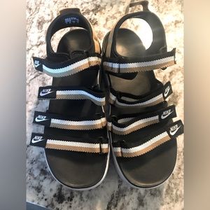 Womens NIKE ICON Platform Sandals Size 11